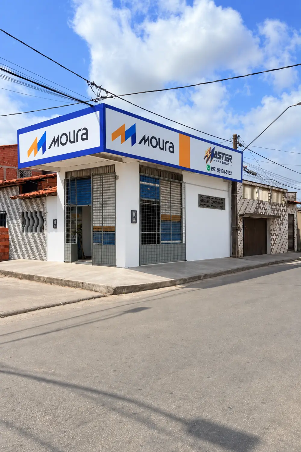 Fachada da Master Baterias, na Rua 31 de Dezembro, 48